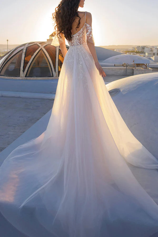 Vestido de novia de cola de pez con falda desmontable y dobladillo de encaje con tiras finas en los hombros