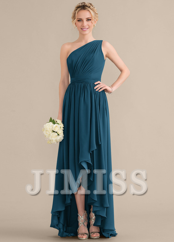 Vestido de dama de honor asimétrico de gasa con volantes escalonados, corte A y un hombro