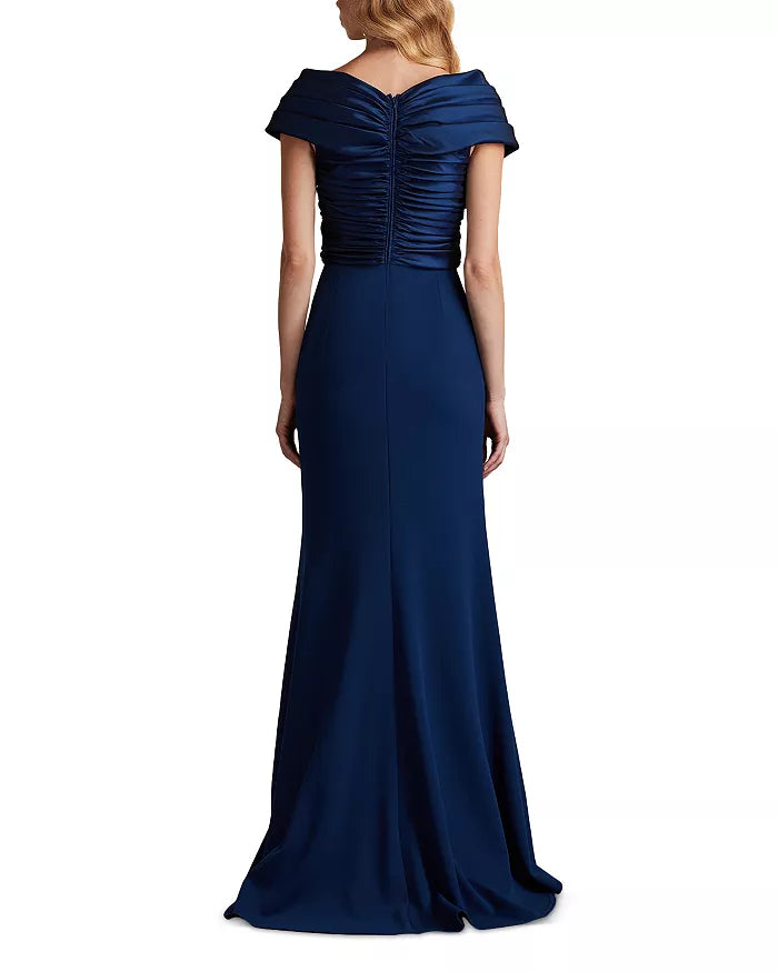 Vestidos de noche plisados con corsé ajustado y hombros descubiertos y largos hasta el suelo