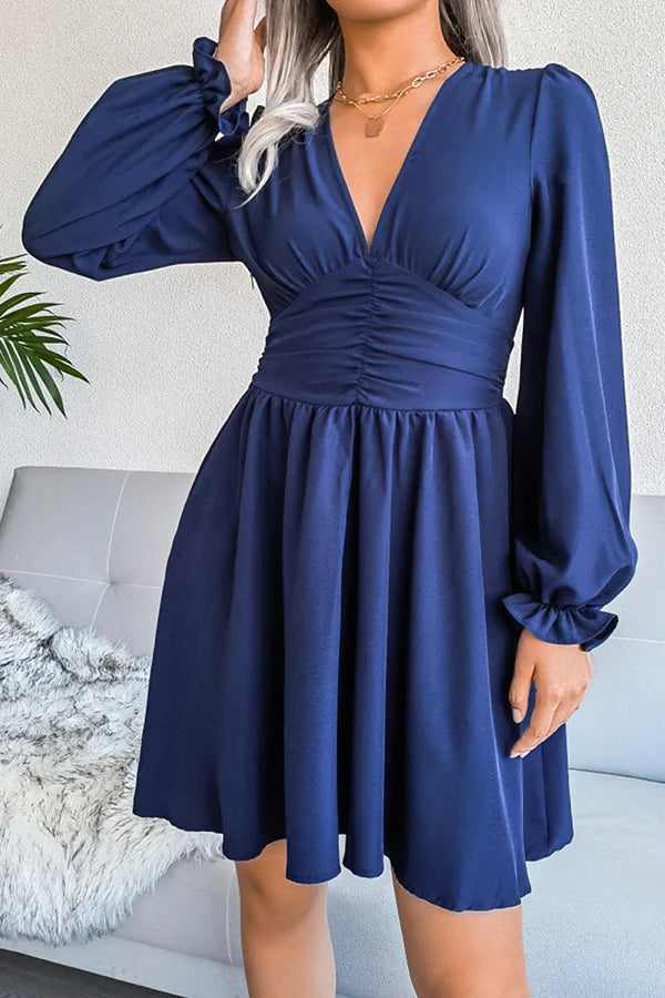 Fashionable and elegant solid color split and pleated waist skirt for evening dressing