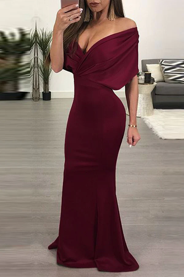 Vestido de noche informal de cola de pez con hombros descubiertos y diseño de patchwork en color liso