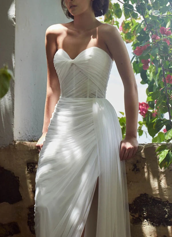 Vestido de novia de gasa con escote en forma de corazón, ajustado y con abertura frontal