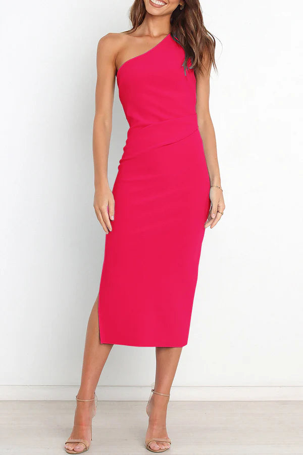 Vestido de noche sexy y minimalista de corte A con cuello diagonal plisado en color sólido