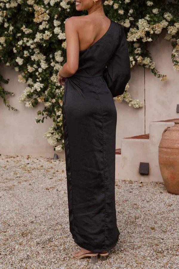 Elegante vestido de noche irregular con cuello diagonal asimétrico y lazo en color sólido