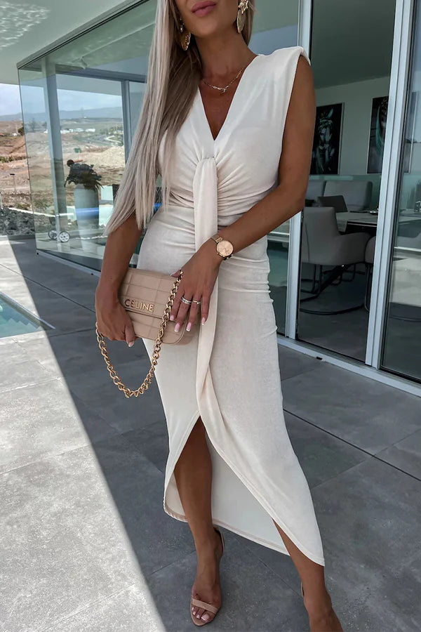 Vestido de noche irregular con escote en V plisado de color sólido sexy y minimalista