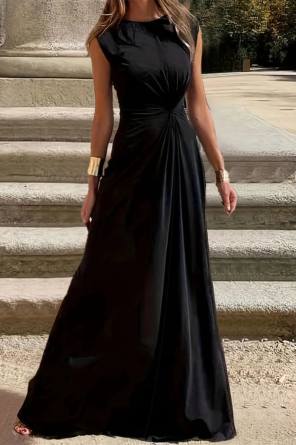 Vestido de noche elegante y minimalista con escote redondo y diseño plegable en color sólido.