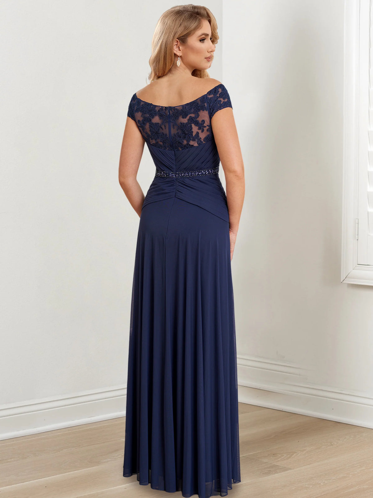 Vestidos de novia de corte A/Princesa, con hombros descubiertos hasta el suelo