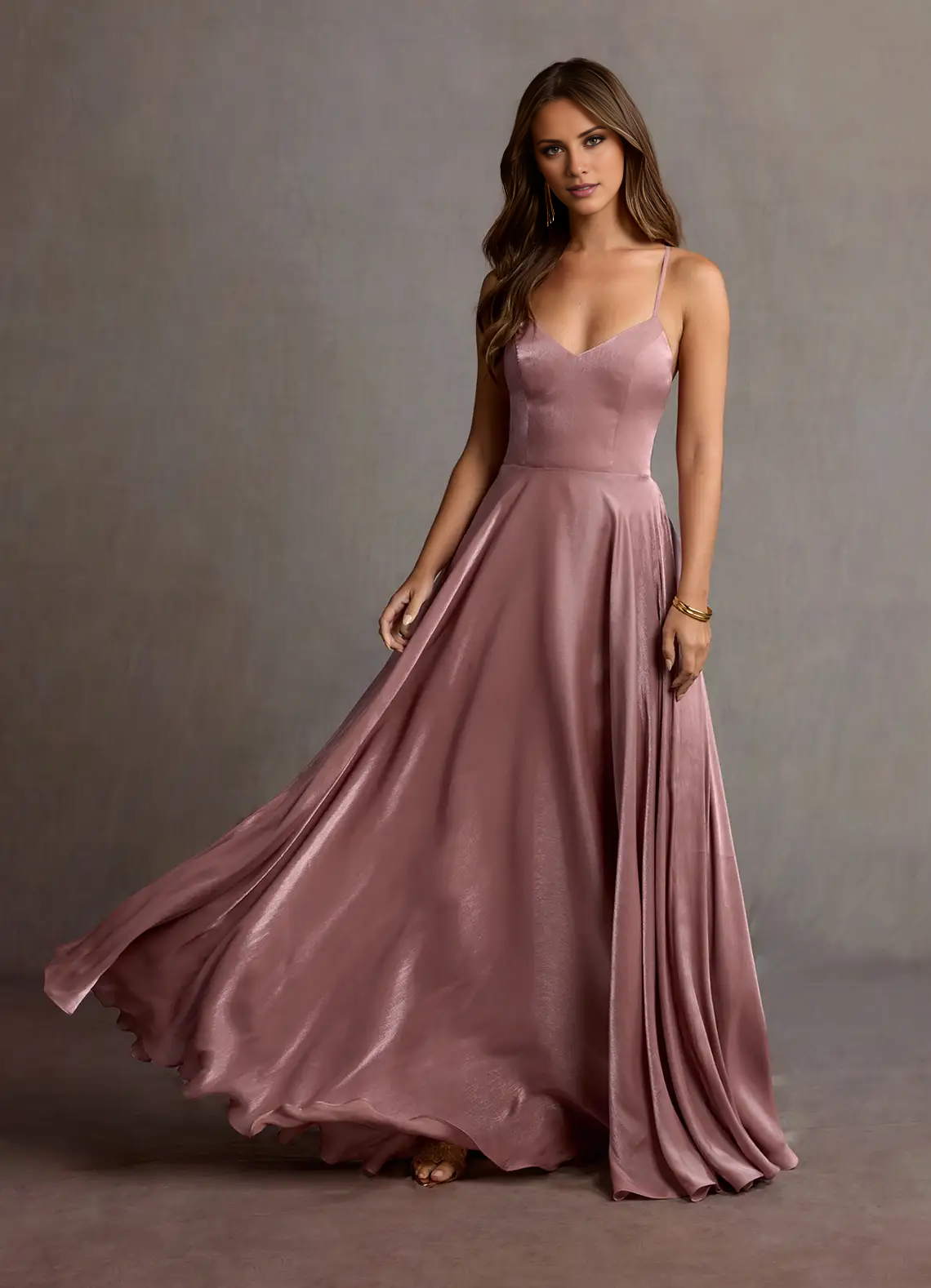 Vestido de fiesta Jimiss con tirantes finos, escote en V, espalda descubierta, abertura lateral y largo hasta el suelo 