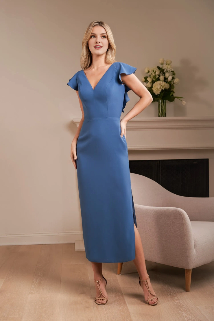 Vestido de dama de honor de crepé con escote en V, ajustado, largo medio, espalda en capas y volantes