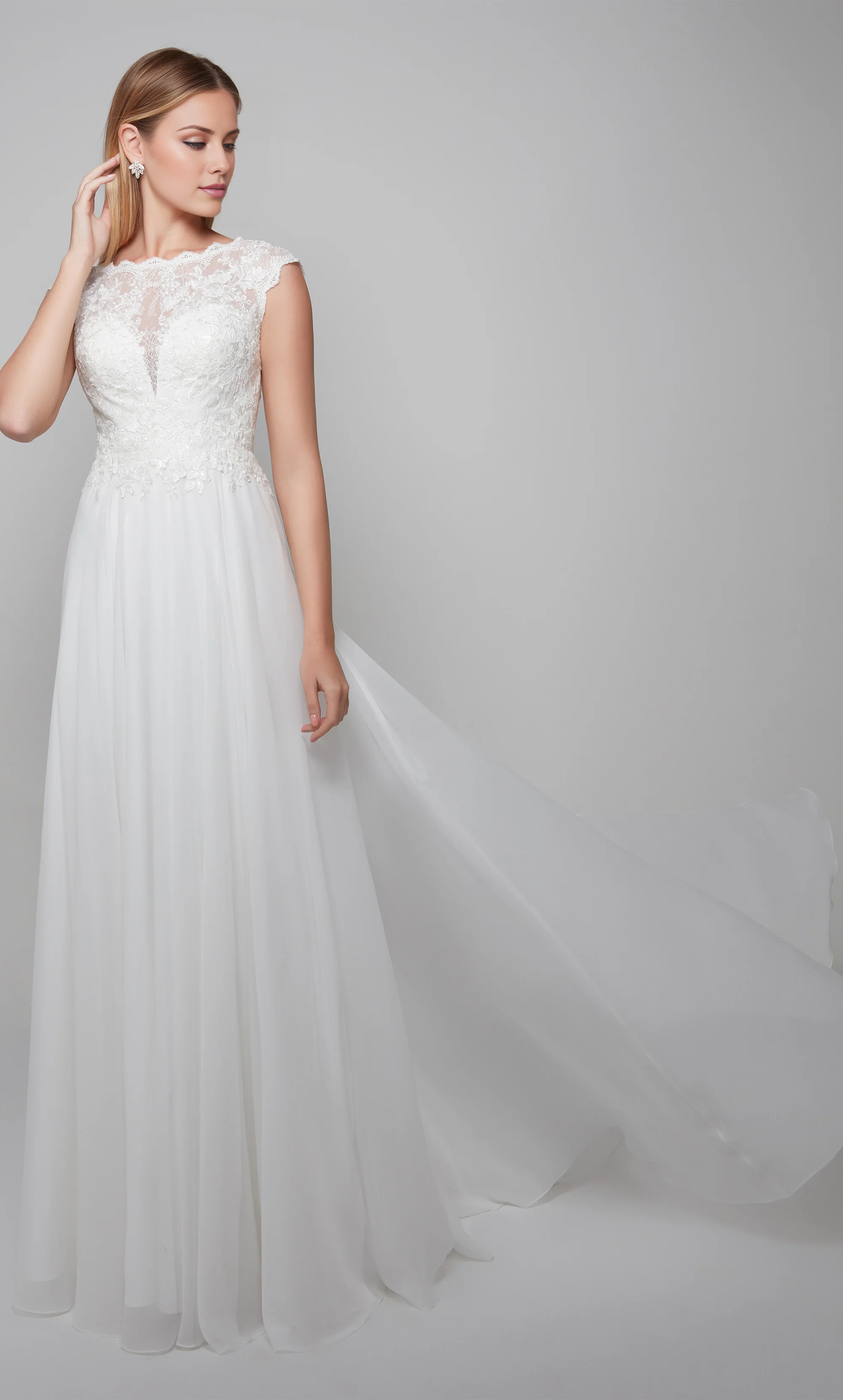 Elegant Ivory A-Line Floor-Length Gown for Bridesmaids & Formal Events
