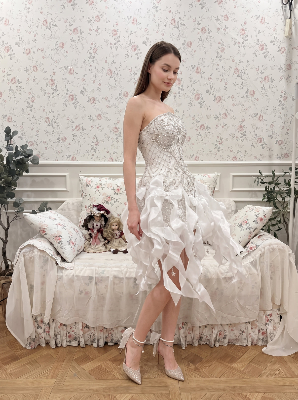 White Satin A-Line Short Sweetheart Evening Dress with Embellished Bodice