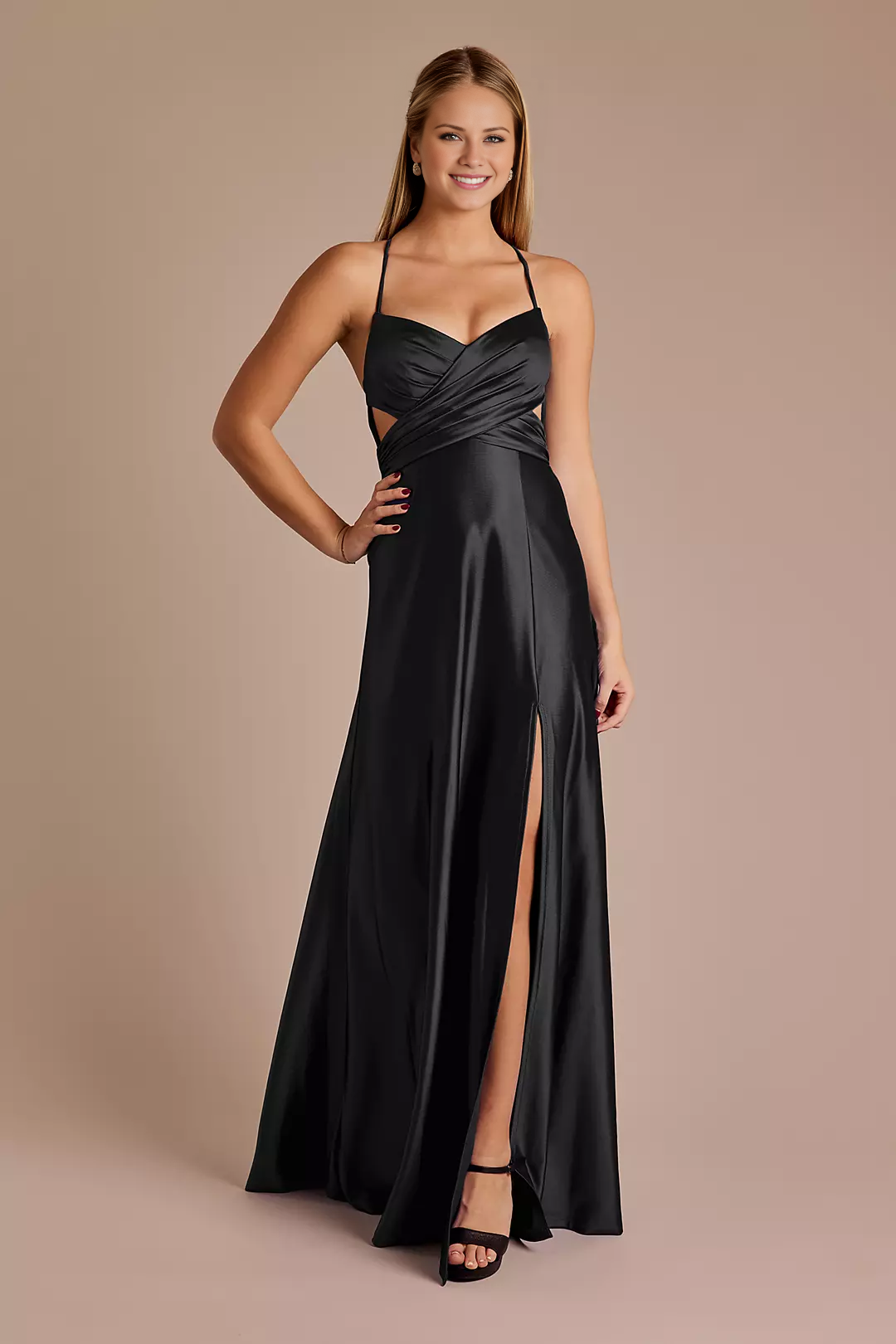Vestido de fiesta Jimiss de satén con escote en V, tirantes finos, abertura lateral en la espalda expuesta y largo hasta el suelo