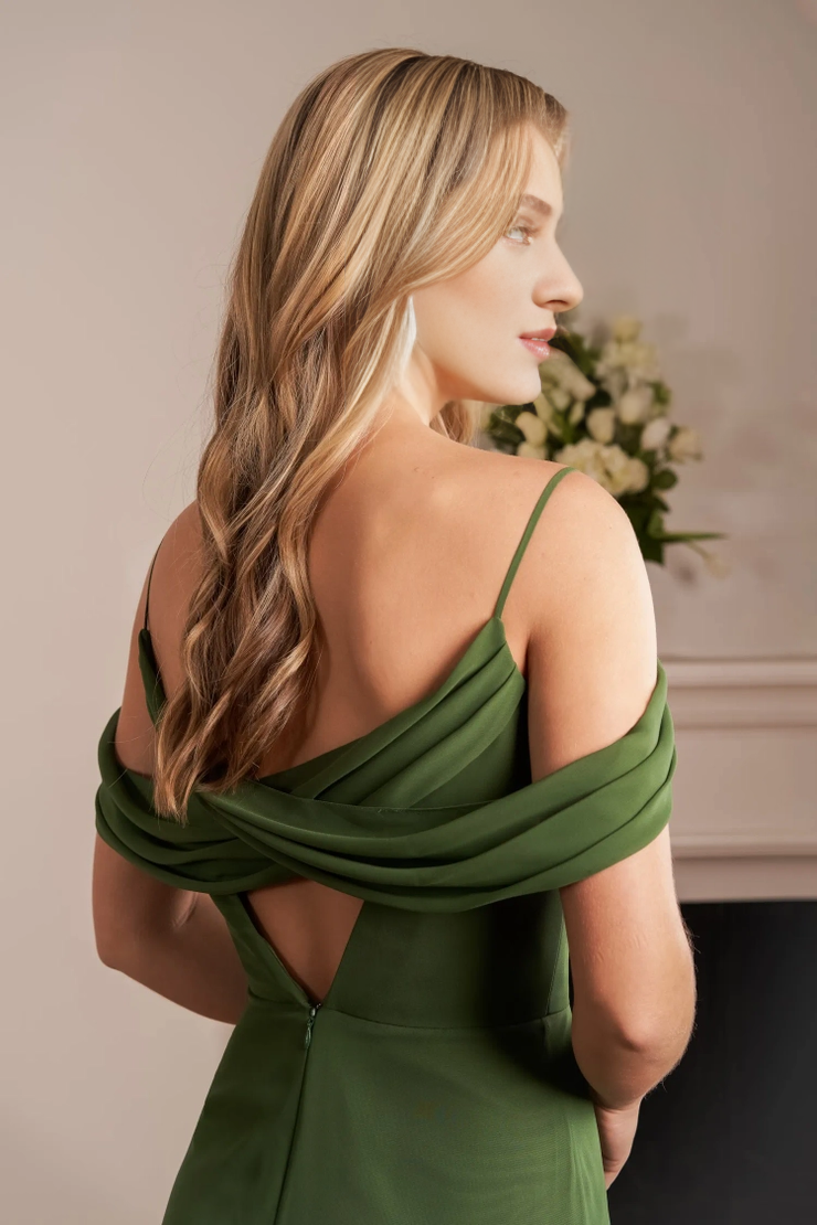 Vestido de dama de honor de gasa de poliéster, corte A, tirantes finos, escote en V, colgante y chal