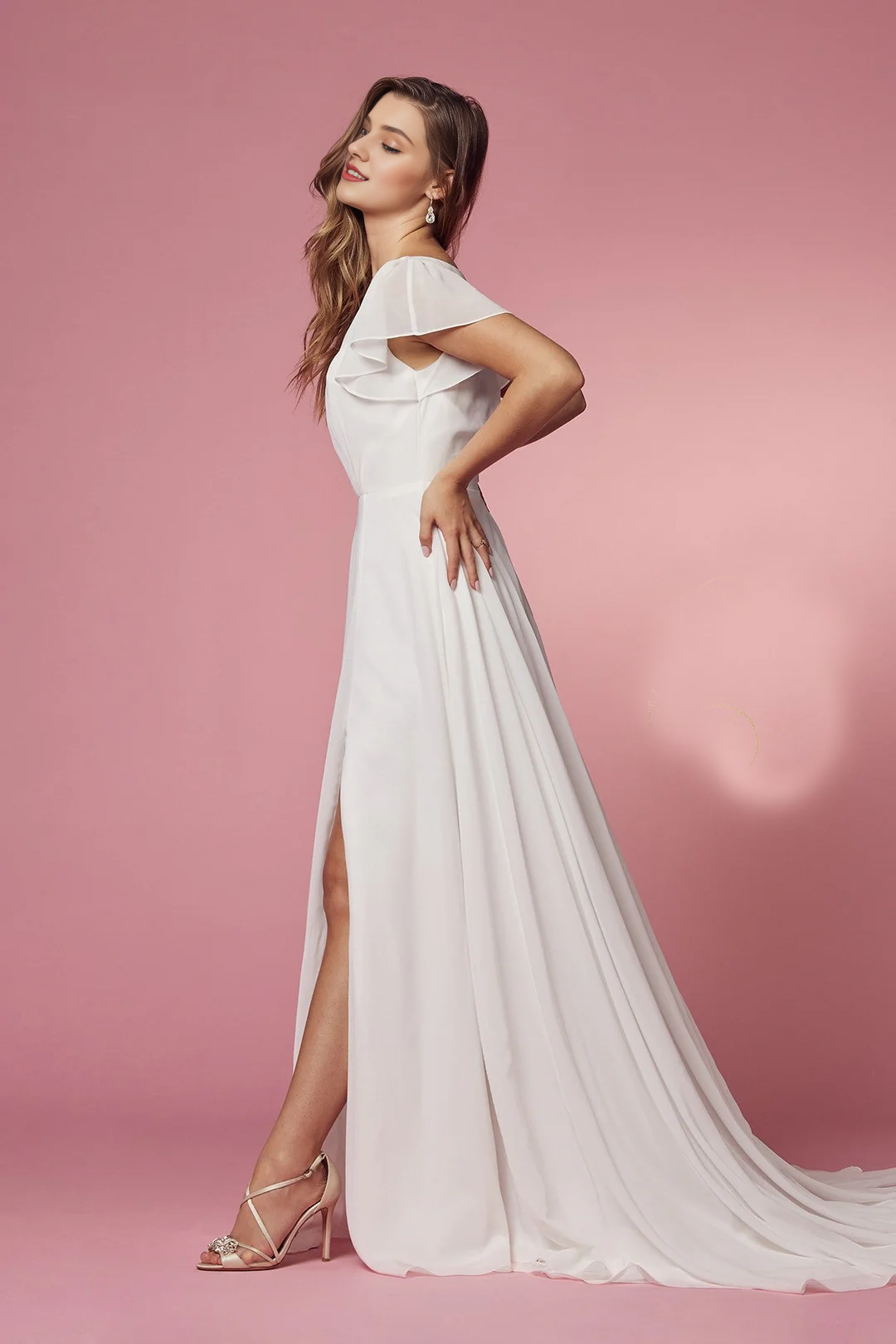 Vestido de novia blanco de manga corta y larga