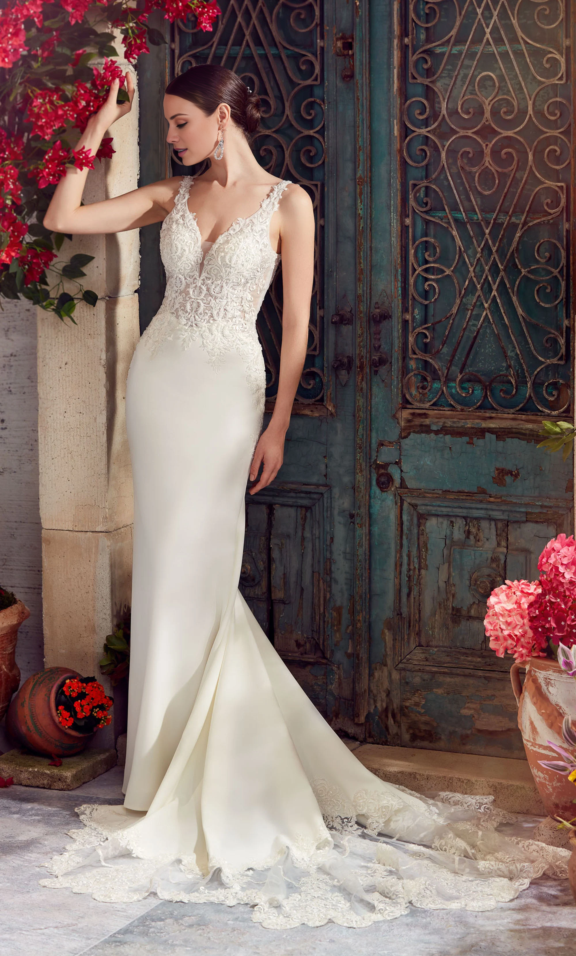 Deep V-neck slim fit trumpet backless transparent lace tight corset wedding dress