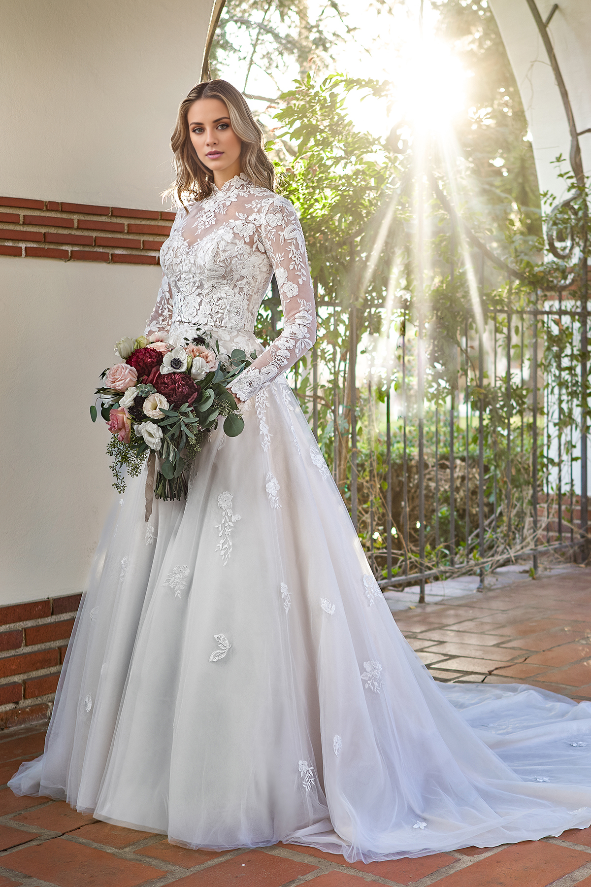 Abito da sposa a trapezio, senza spalline, con scollo a cuore, collo alto, maniche lunghe e lunghezza al pavimento