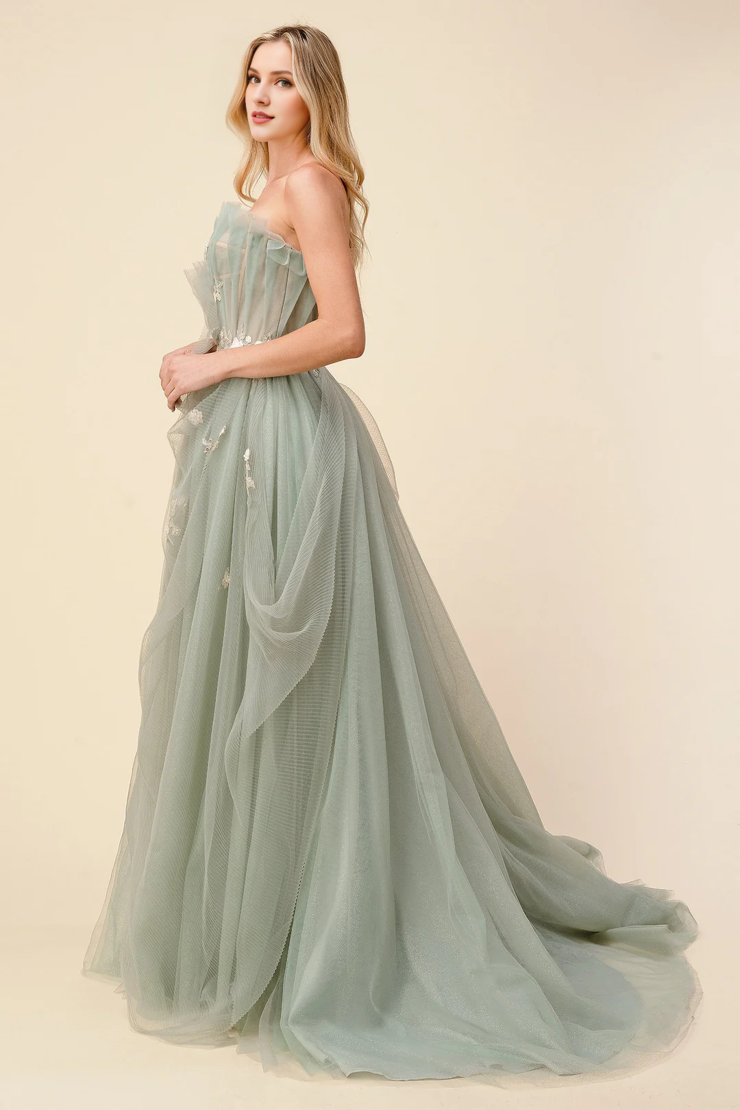Sage Green Tulle A-Line Sweetheart Floor-Length Bridesmaid Dress with Floral Appliques