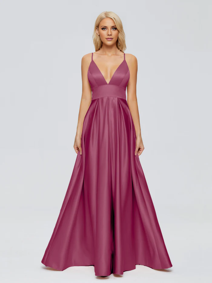Vestido de dama de honor de satén con escote en V y tirantes finos hasta el suelo