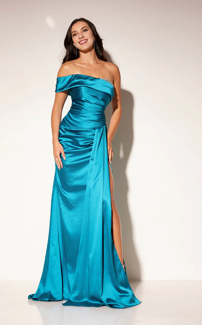 Vestido de fiesta con detalle sin tirantes, plisado, espalda descubierta, abertura alta y largo hasta el suelo