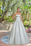Vestido de novia largo hasta el suelo con corsé ajustado de satén en forma de A
