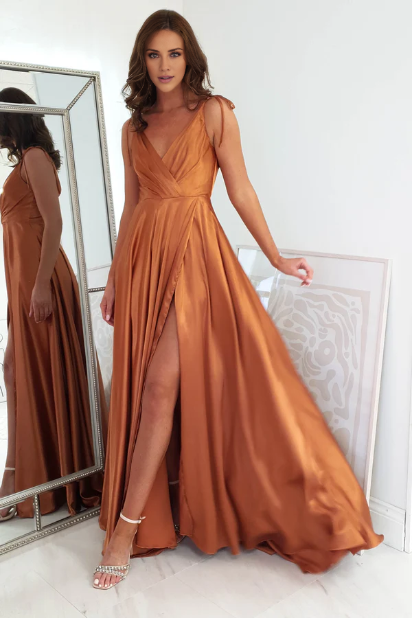 Vestido de fiesta largo hasta el suelo con escote en V, espalda abierta, abertura lateral y tirantes finos - Vestido Jimiss 