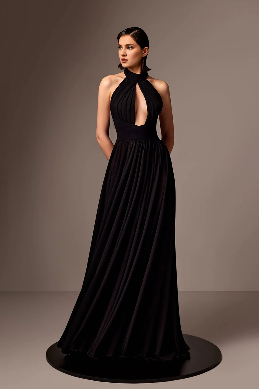 Vestidos de noche largos hasta el suelo y de gasa con cuello colgante