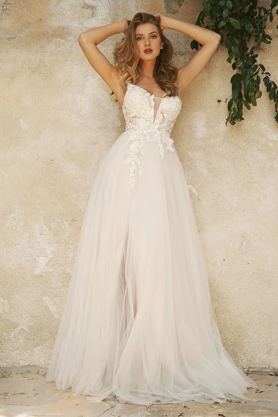 Vestido de novia largo de gasa color blanco roto con calcomanía de flores