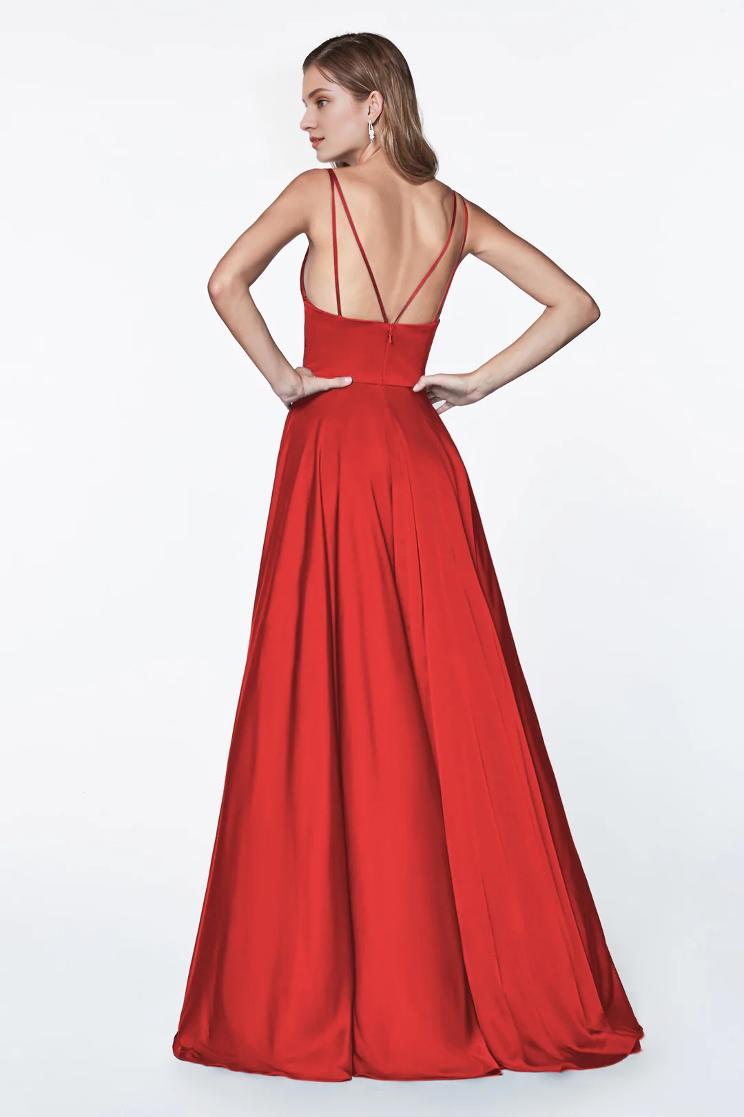 Vestido largo de satén con corte A y espalda descubierta