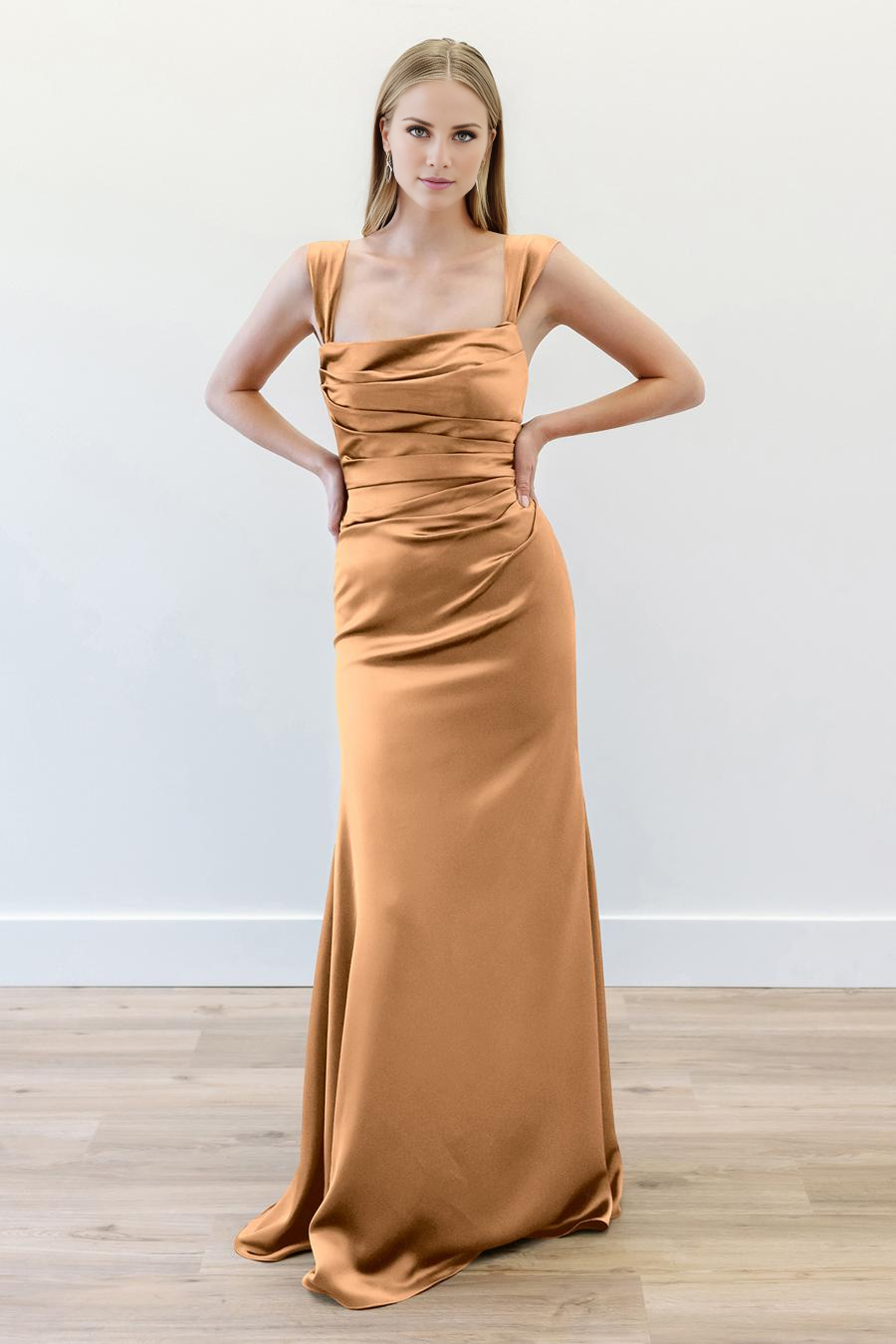 Vestido de noche Jimiss con escote cuadrado, detalle plisado, sin mangas, espalda descubierta y largo hasta el suelo
