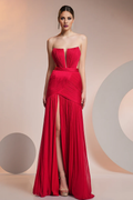 Abito da sera lungo fino al pavimento, con corsetto stretto e fodera in chiffon a sirena