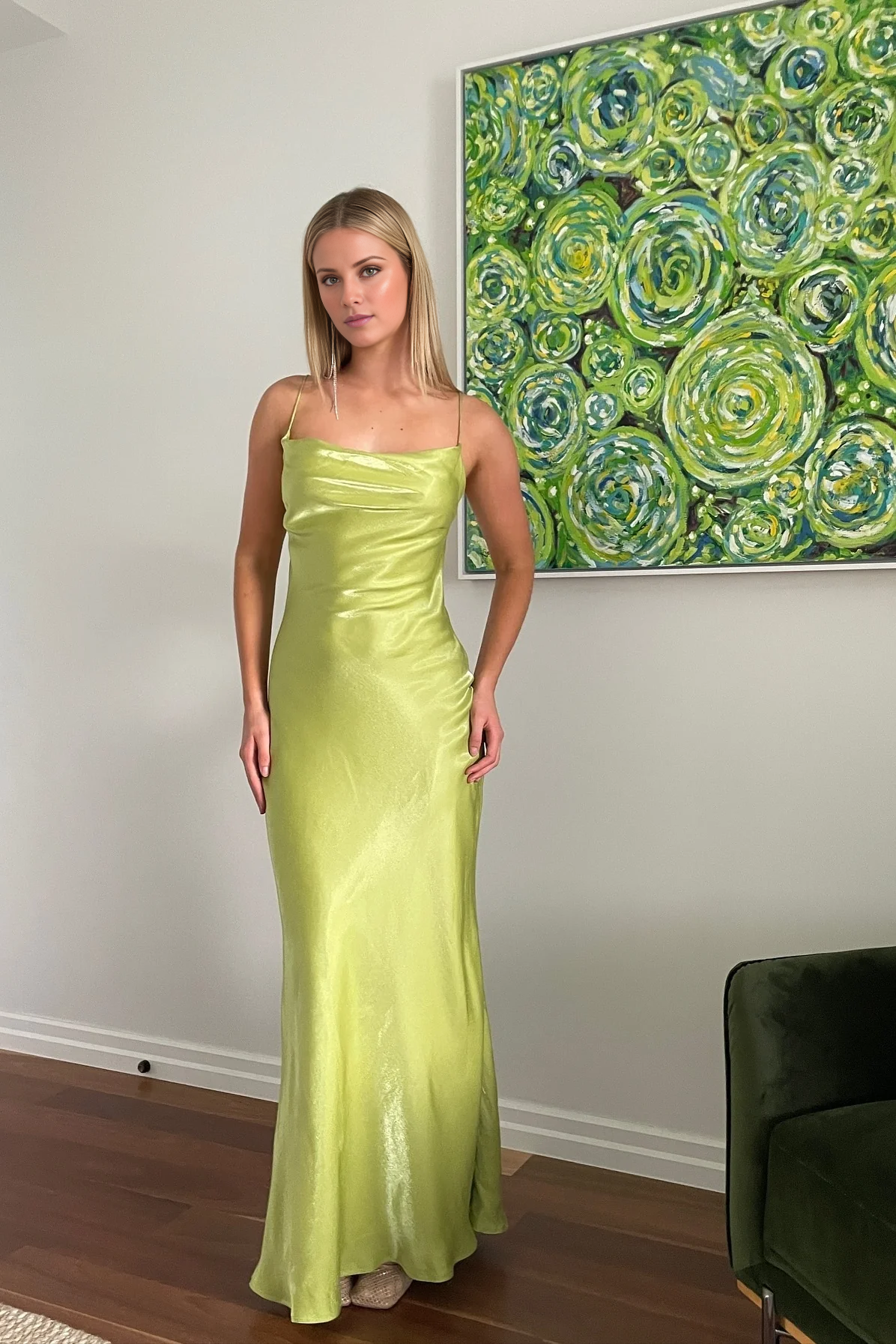 Vestido de fiesta elegante de corte A con tirantes finos y bordes con volantes marrones de Jimiss