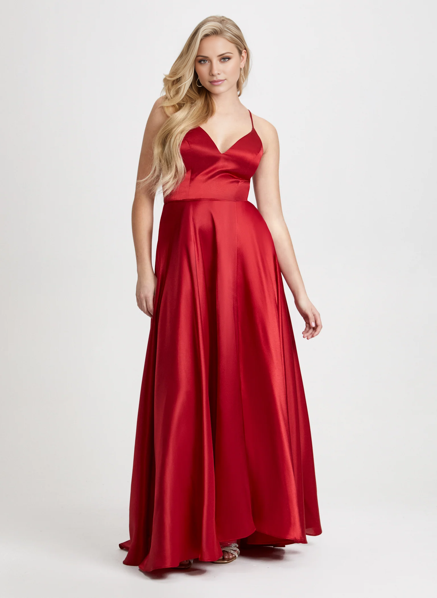 Vestido de fiesta largo sin mangas con corsé ajustado y escote corazón de Jimiss con tirantes finos