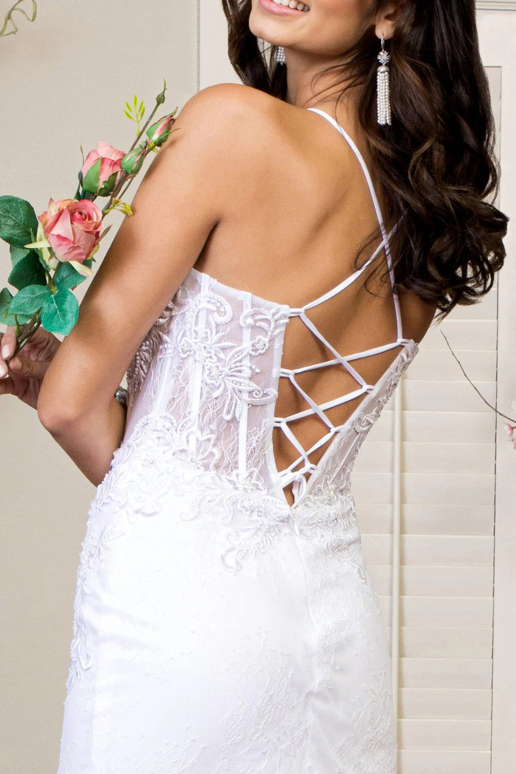 Vestido de novia sirena con corsé ajustado bordado