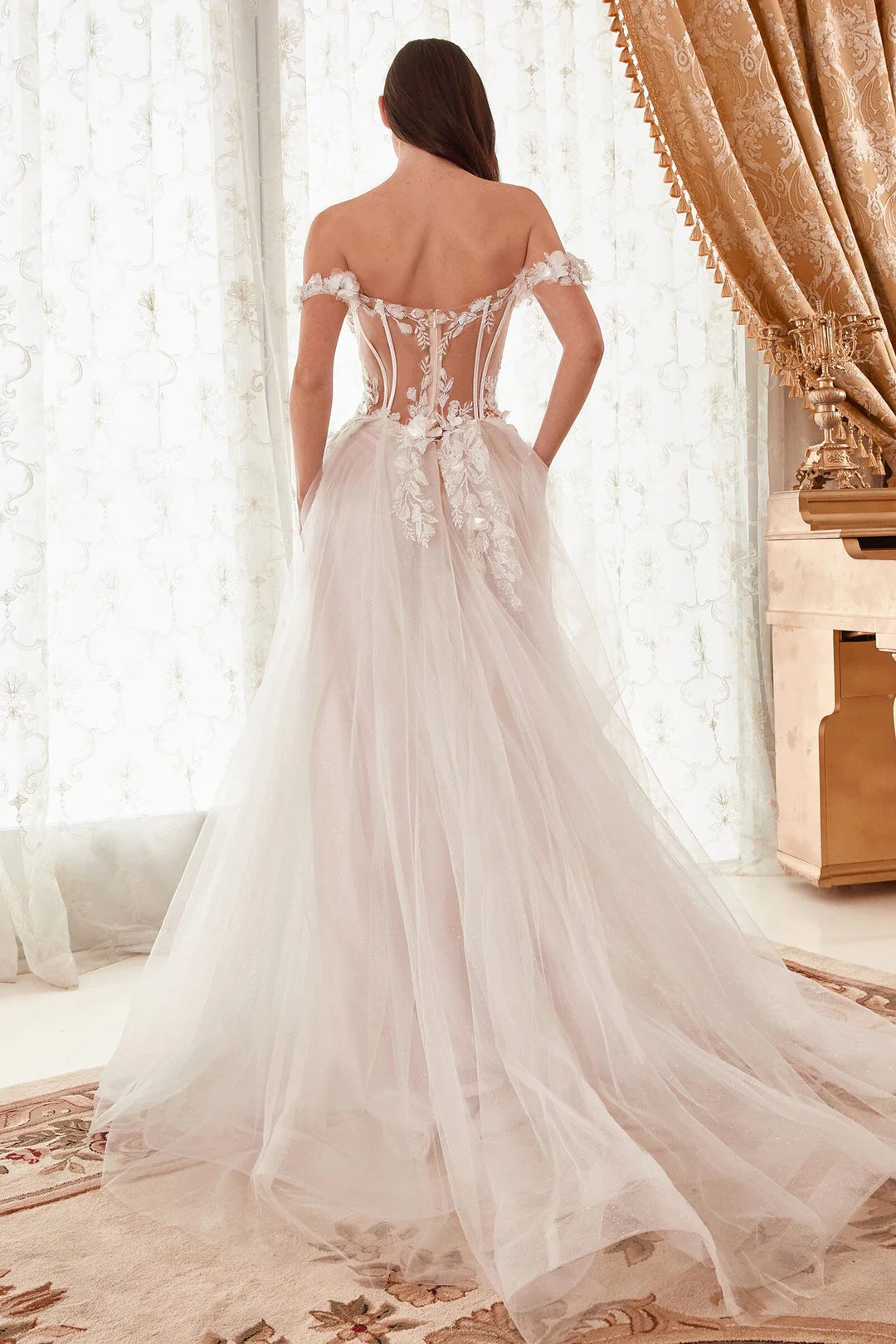 Ivory Tulle Ball Gown Floor-Length Sweetheart Dress with 3D Floral Appliques