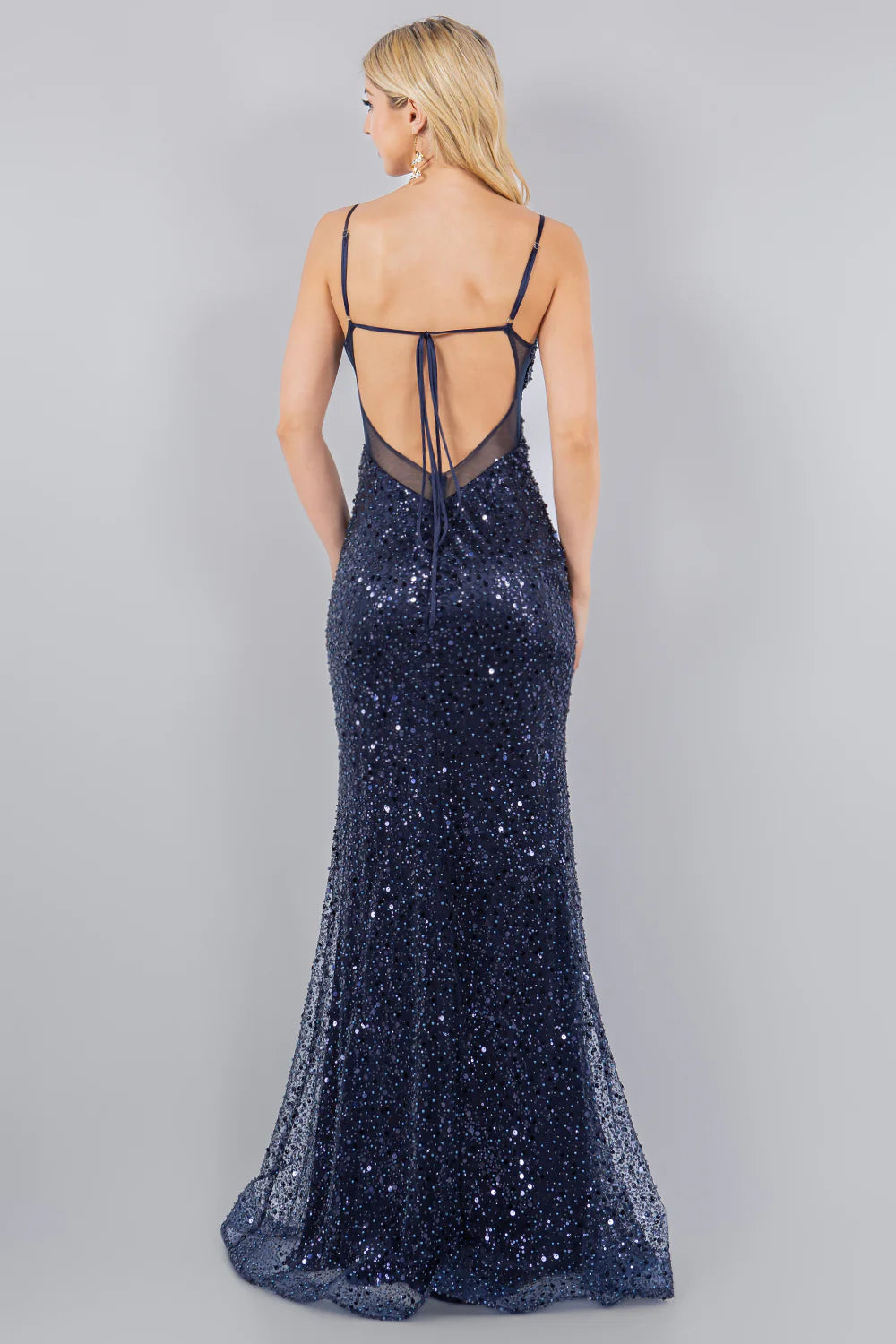 Falda ajustada con abertura y falda larga sin mangas brillante