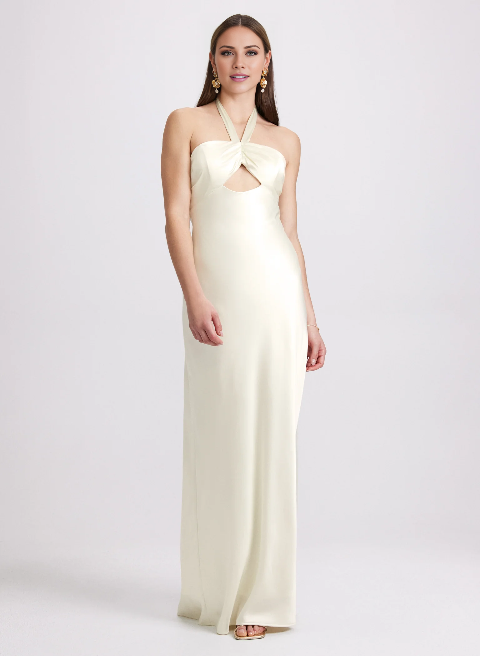 Vestido de fiesta largo de satén sin mangas con escote halter y espalda descubierta de Jimiss