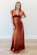 Vestido de noche Jimiss con escote en V profundo, manga corta, lazo en la espalda y largo hasta el suelo