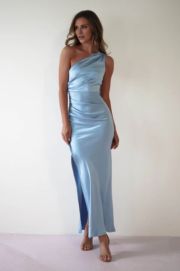 Vestido de fiesta largo de satén con cuello asimétrico y abertura lateral - Vestido Jimiss 