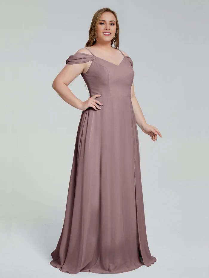 Vestido de dama de honor de talla grande con tirantes finos y largo hasta el suelo