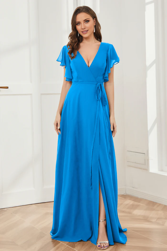 Vestido de dama de honor de gasa con escote en V, mangas con volantes, abertura y largo hasta el suelo