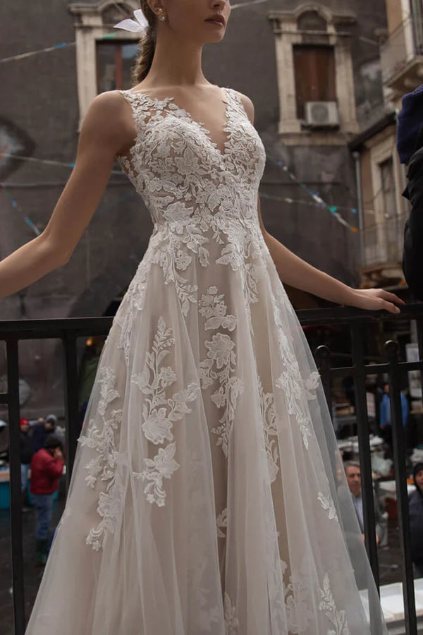 Vestido de novia estilo princesa romántico con encaje, escote en V y corte A