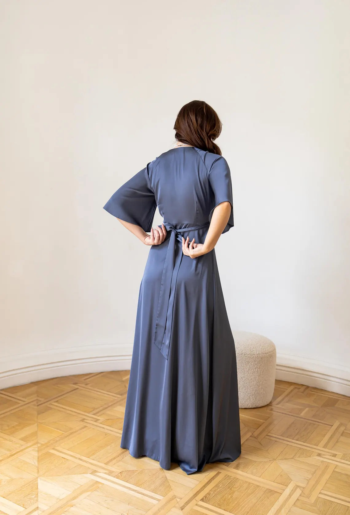 Vestido de fiesta Jimiss de satén con escote en V profundo, manga corta, abertura y largo hasta el suelo 