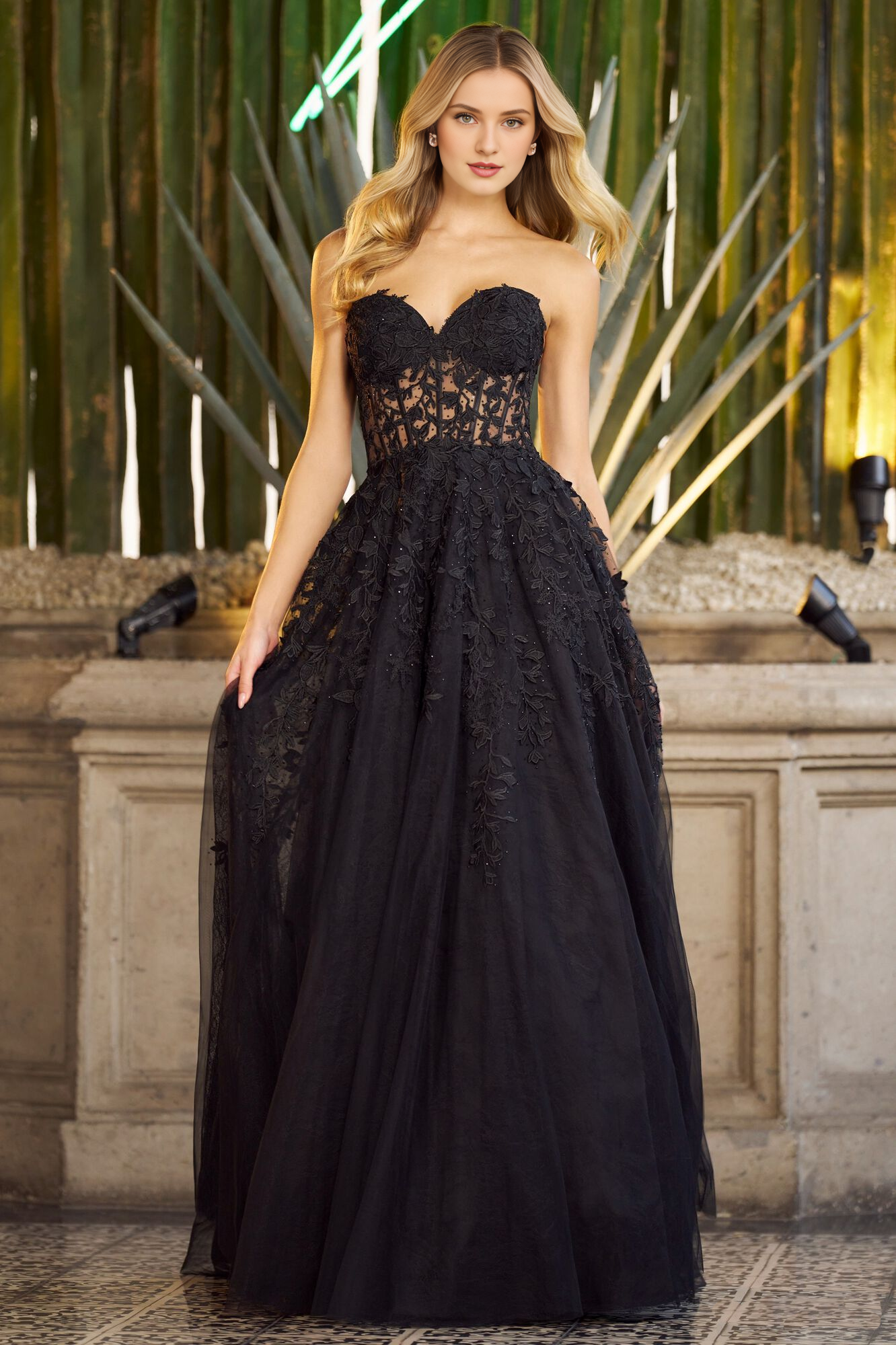 Leaf lace embroidery A-line transparent tight corset with heart-shaped collar and back strap Prom dress