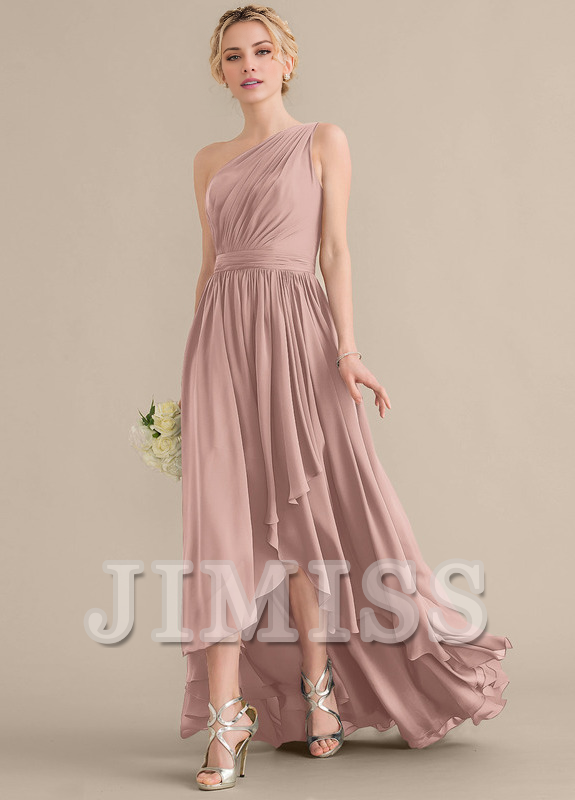 Vestido de dama de honor asimétrico de gasa con volantes escalonados, corte A y un hombro