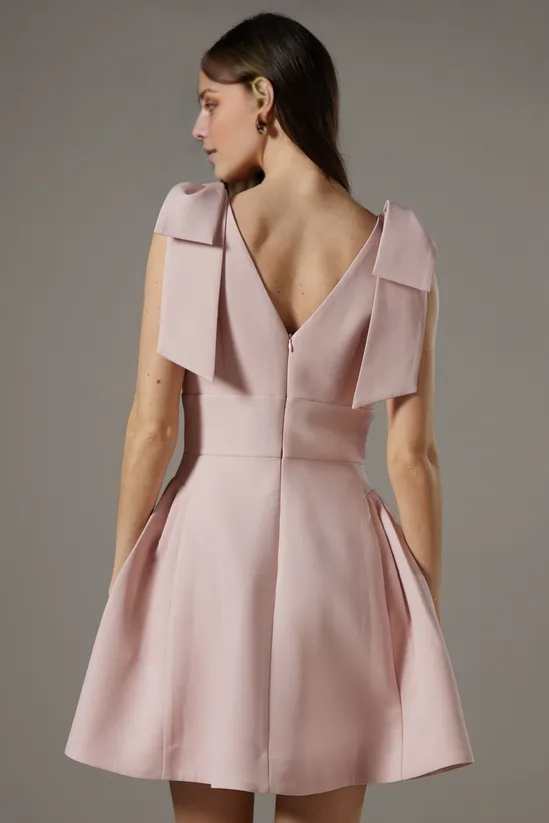 Vestido de fiesta corto Jimiss con escote en V, sin mangas, con cordones en los hombros y espalda descubierta