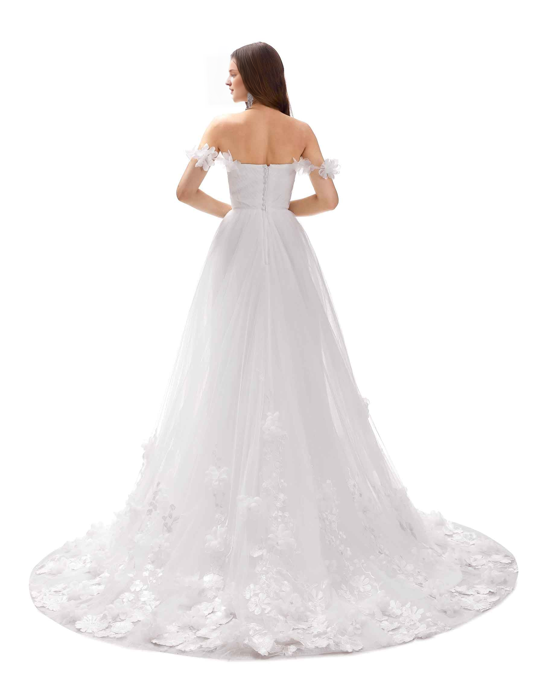 Precioso vestido de novia extra largo de encaje floral con escote en V y hombros descubiertos en forma de A