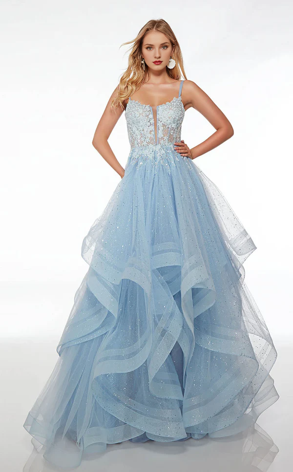 Abito da ballo a trapezio con scollo quadrato, spalline sottili, schiena scoperta, bordo arricciato e lunghezza al pavimento