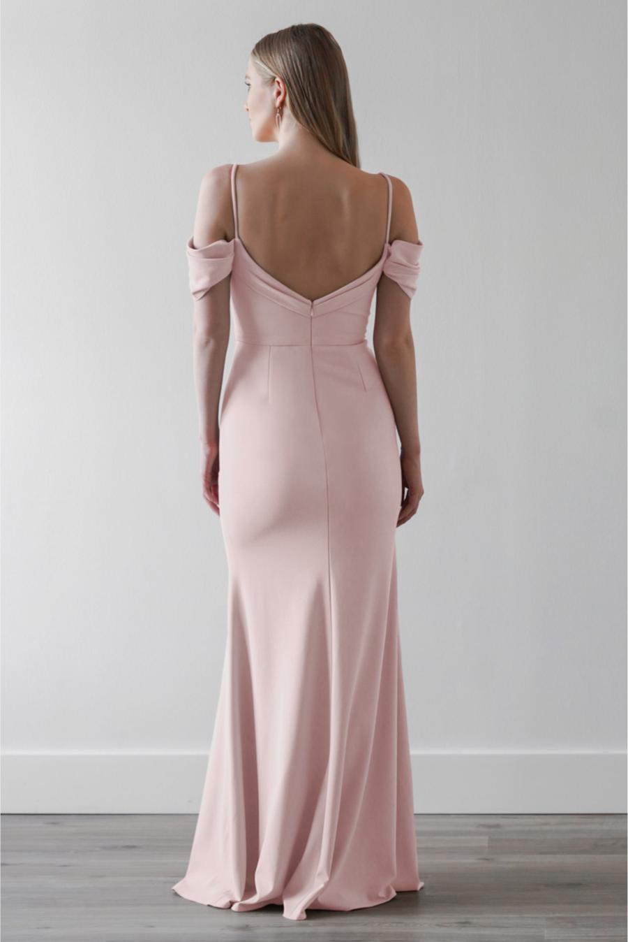 Vestido de noche Jimiss con tirantes finos, cremallera trasera expuesta y largo hasta el suelo