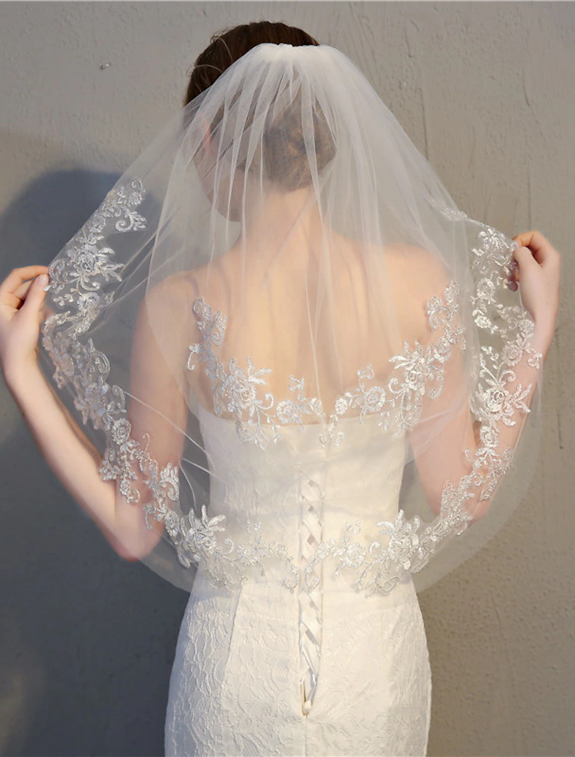 Jimiss - Velo de novia de doble capa de moda/encaje Velo bordado 27,56 pulgadas (70 cm) Vestido de encaje/transparente/ovalado, que deja una profunda impresión en 2025