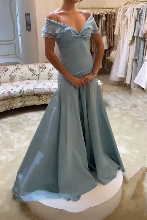 Vestido de fiesta largo con volantes en gris y azul con hombros descubiertos estilo retro de Jimiss